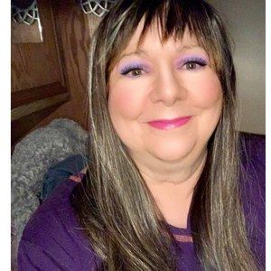 Meet your Posher, Laurie